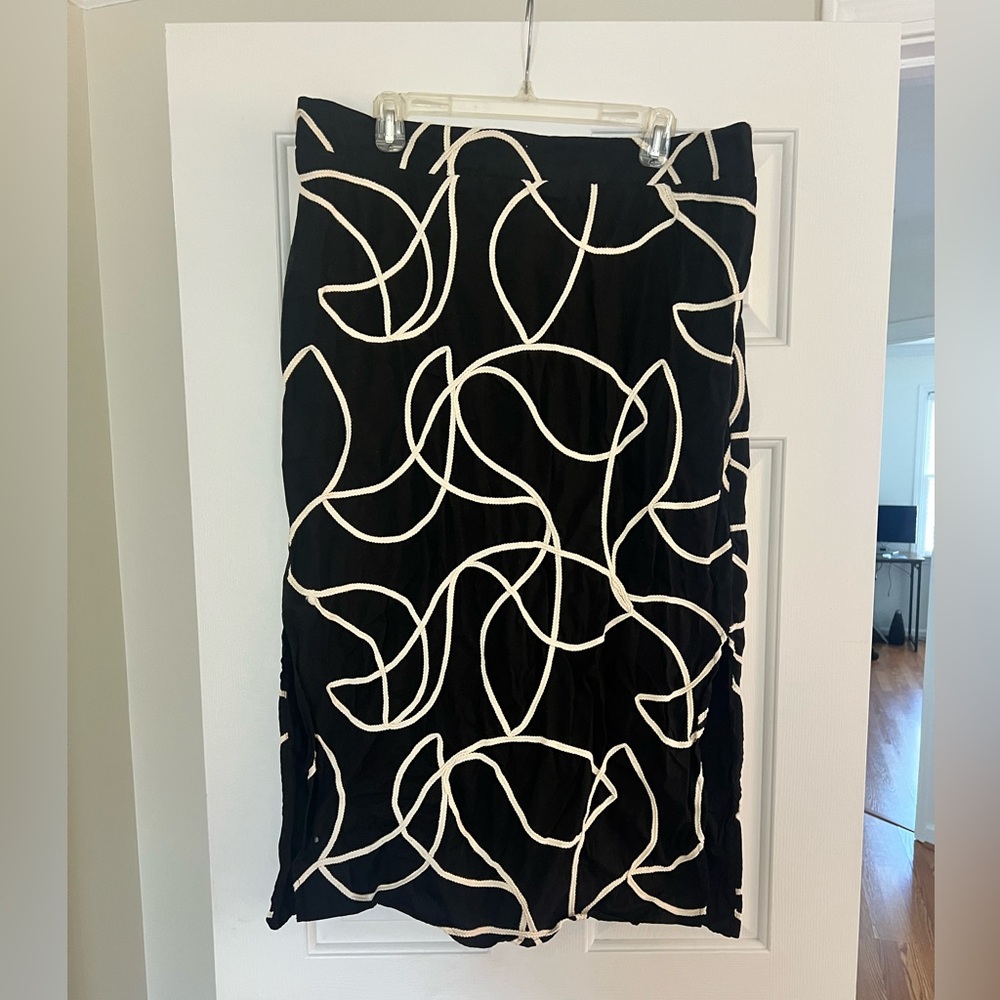 Eloquii Black and Cream Abstract Midi Skirt